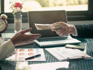 Задаток и аванс: в чем отличия?